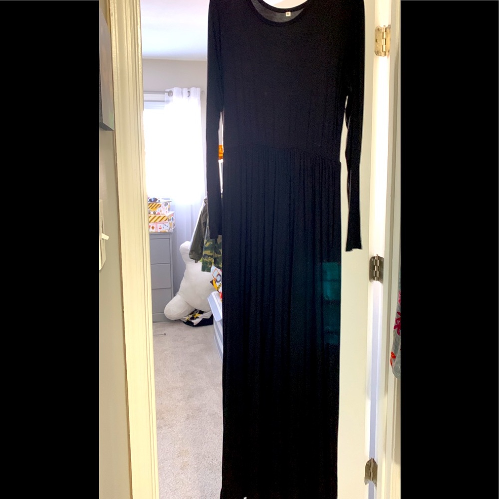 Solid black maxi dress WITH POCKETS, size XL